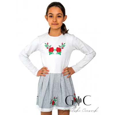 Sukienka z haftem i plisowaniem - 01 - widok 1