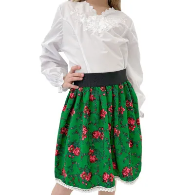 Spódniczka zielona w różyczki z białą koronką - 01